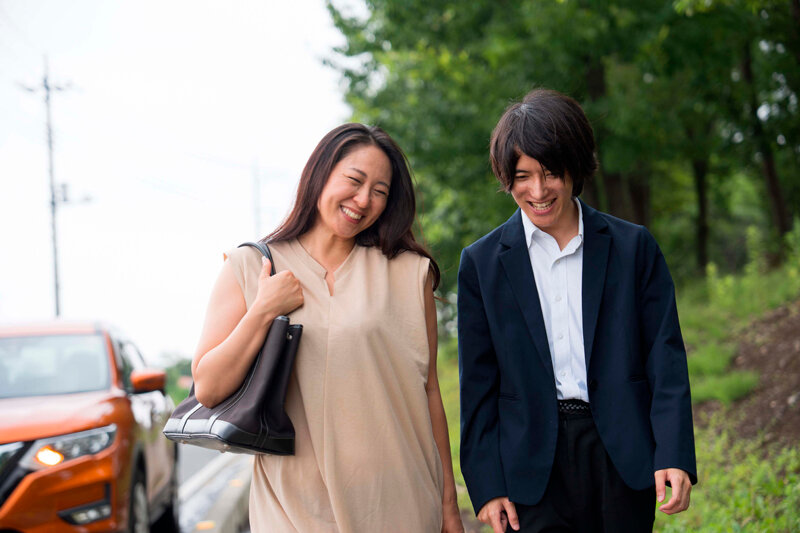 旦那がかまってくれないから…教え子との禁断の情事に嵌ってしまった元教師の人妻 佐久間楓 サンプル 3
