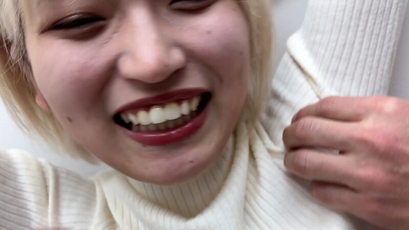 街角で声をかけてくすぐりさせてもらう 美容部員 はるのちゃん サンプル 4