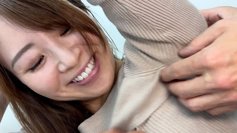 街角で声をかけてくすぐりさせてもらう 商社営業 れなちゃん サンプル 4