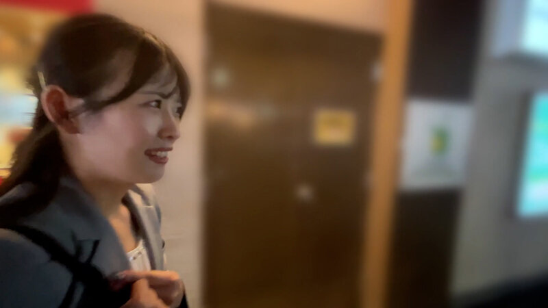 M男が街中で女性に声をかけてキスさせてもらう スレンダーOL あいちゃん サンプル 1