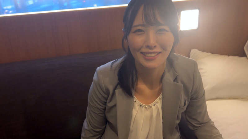 M男が街中で女性に声をかけてキスさせてもらう スレンダーOL あいちゃん サンプル 2