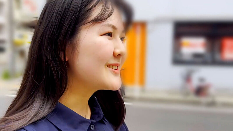 M男が街中で女性に声をかけてキスさせてもらう 書店員 りかちゃん サンプル 1