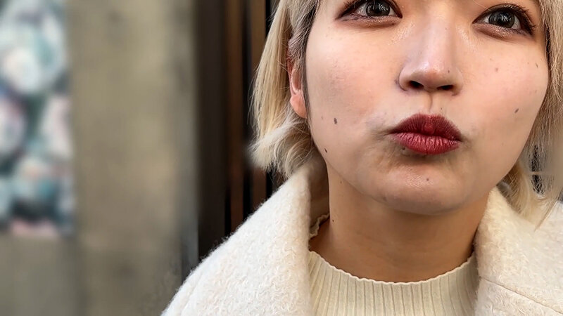 M男が街中で女性に声をかけてキスさせてもらう 美容部員 はるのちゃん サンプル 3