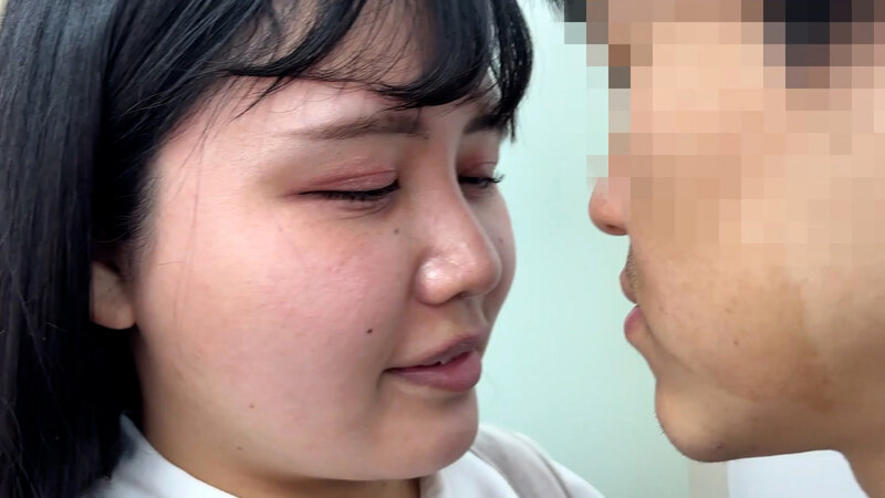 M男が街中で女性に声をかけてキスさせてもらう 社員食堂アルバイト みのりちゃん サンプル 3