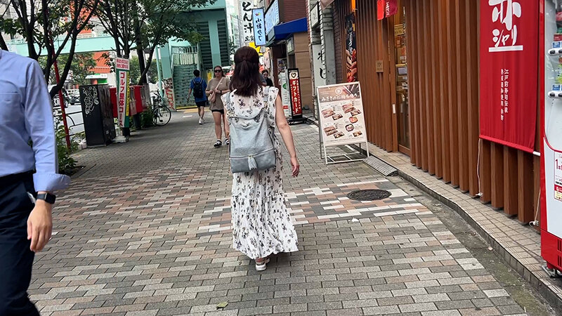 街角で声をかけて口内観察させてもらう スーパーのパート店員 まきさん サンプル 2