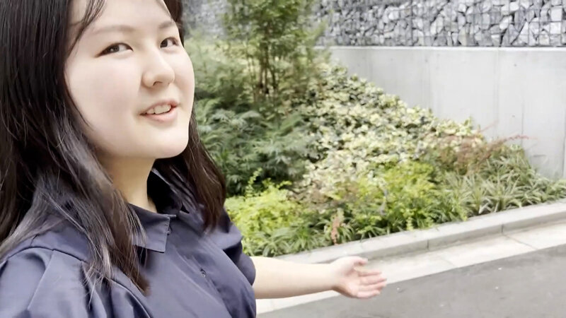 街角で声をかけてパンツの染みを見せてもらう 書店員 りかちゃん サンプル 1