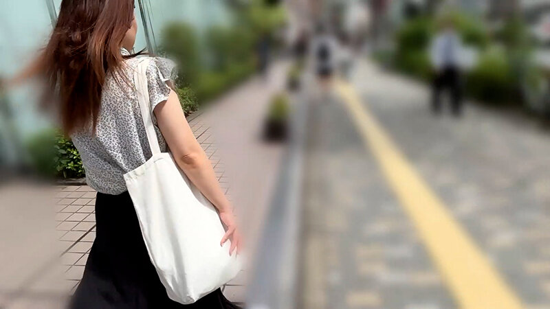 街角で声をかけてパンツの染みを見せてもらう ドラッグストア店員 あいるちゃん サンプル 1