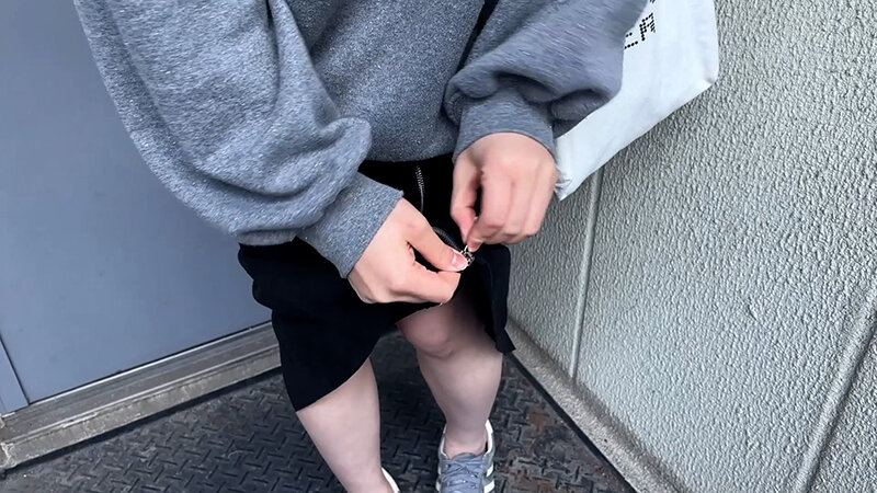 街角で声をかけてパンツの染みを見せてもらう 大学生 ゆゆちゃん サンプル 3