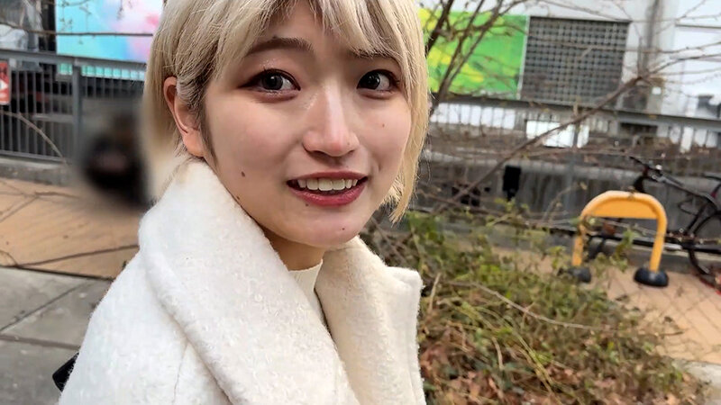 M男が街中で女性に声をかけてワキを舐めさせて貰う 美容部員 はるのちゃん サンプル 2