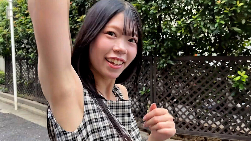 M男が街中で女性に声をかけてワキを舐めさせて貰う 交渉上手な黒髪ギャル かなちゃん サンプル 2