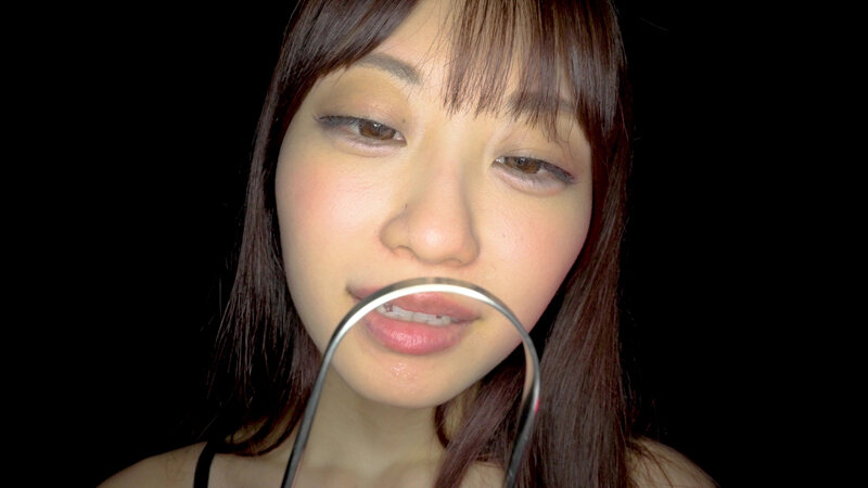 【個人撮影】笠木いちかの口内観察 舌を磨いて指しゃぶって開口器で口内見せながら喜悦（よが）る サンプル 12
