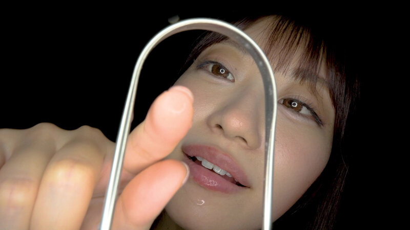 【個人撮影】笠木いちかの口内観察 舌を磨いて指しゃぶって開口器で口内見せながら喜悦（よが）る