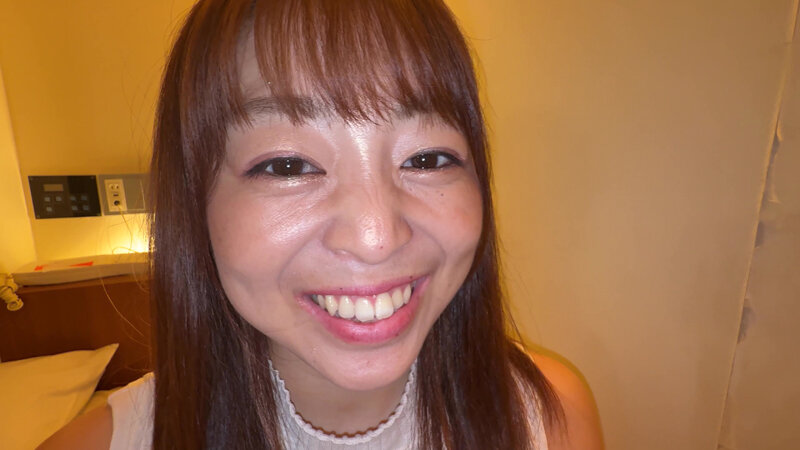【個人撮影】赤城穂波 初喉チンコ触り＆超長舌を開口器で観察 サンプル 1
