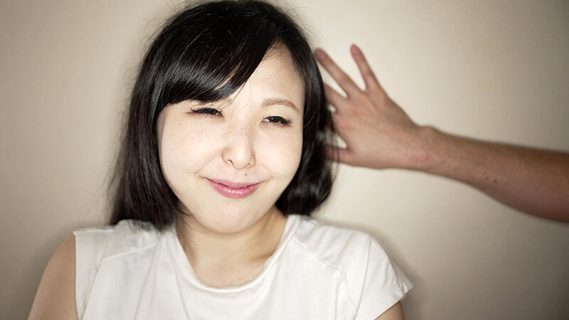 【個人撮影】横山夏希 変態男のわがままリクエスト 口臭チェック！ サンプル 1