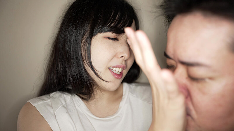 【個人撮影】横山夏希 変態男のわがままリクエスト 口臭チェック！ サンプル 5