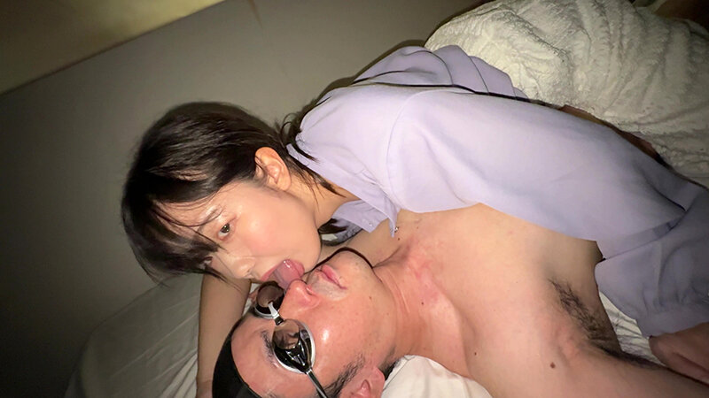 【個人撮影】谷田かりなの自撮り顔舐め＆ニオイ嗅がせ サンプル 12