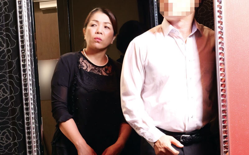 法事帰りに飲み過ぎて…巨乳＆巨尻のえげつないデカ乳輪肉感義母 御子柴美花 サンプル 7