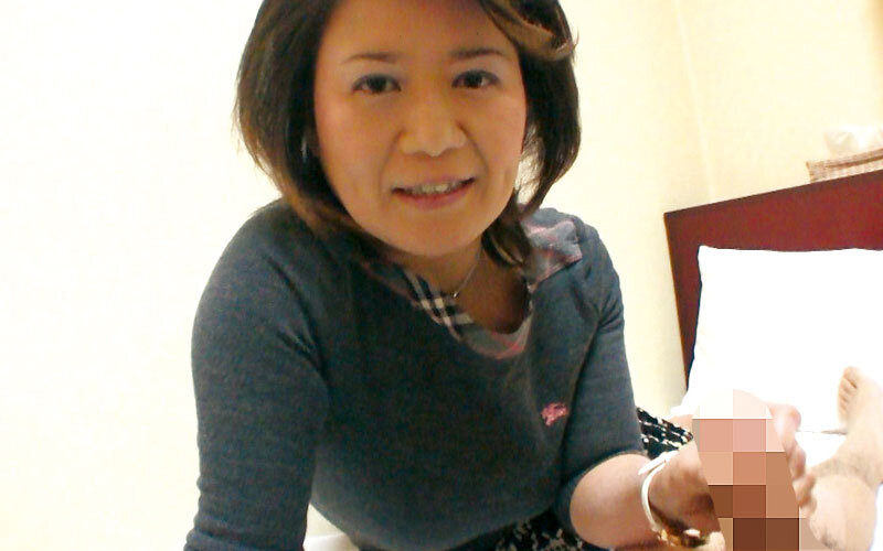 美熟女手コキ唾液フェラ搾りザーメン発射 2枚組