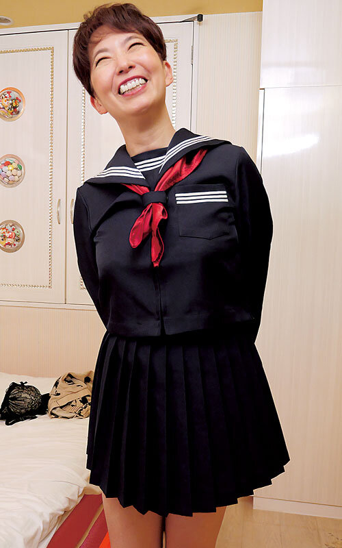 六十路妻AV出演 破廉恥青春コスプレSEX