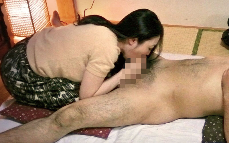 本番NGの美熟女専門ヘルスで生挿入れ本番交渉！！ サンプル 5