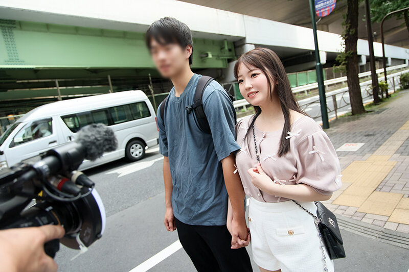 街角素人論破！ 街行くカップルが高額賞金を目指してゲームに挑戦のはずが…ゲームは次第にあらぬ方向に？ ‘ロンパ師’の理詰めで彼女はタジタジ！ついには愛する彼氏の30cm隣でデカチンを挿入されてしまう！？ サンプル 2