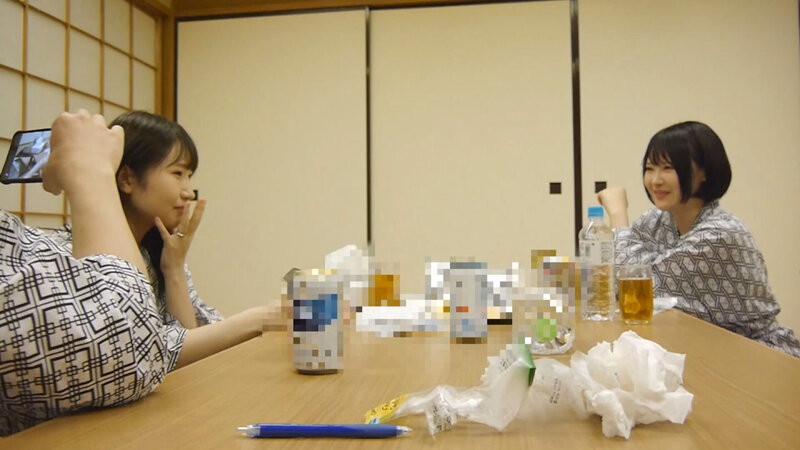 温泉宿の夜。集団のみ会、一人消え、二人消え、残された4人！スマホから流出、素人男女がそうなっていく瞬間。じっくり乱交がグッときます！ サンプル 1
