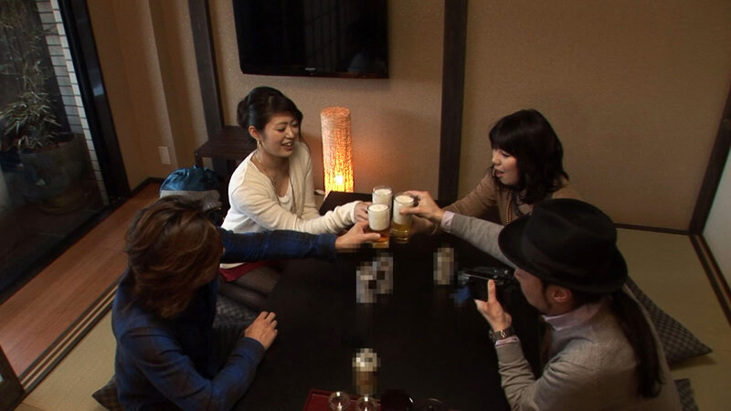 フェラだって歴女の嗜み。スレンダー美魔女と堪能する湯けむりSEX！ サンプル 1
