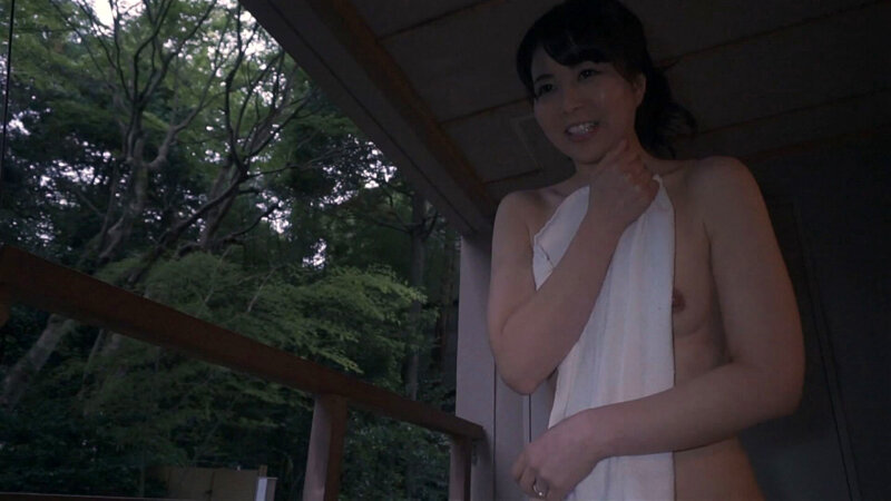 旅先でナンパした色白美人妻と湯上がりSEX！何度も何度も絶頂を迎える快楽のお宿。 サンプル 1