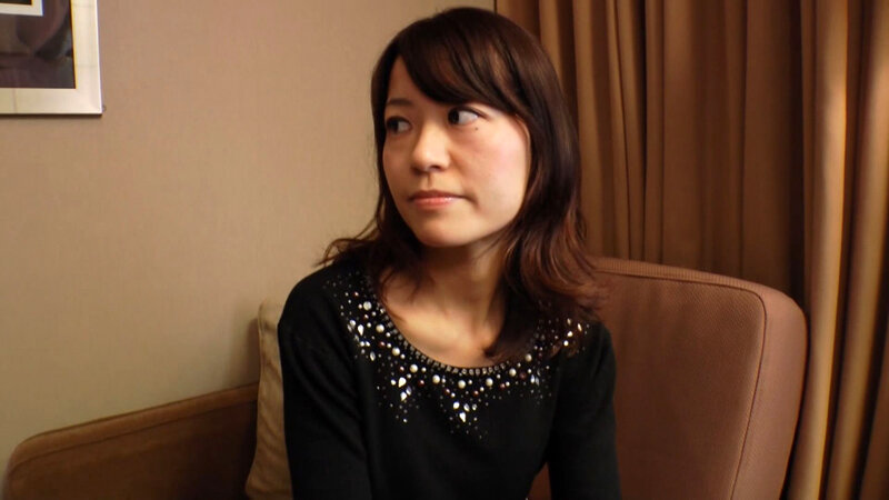 【流出映像】某大手航空会社での国際線乗務の人妻CAさんの一度だけの浮気AV出演。旦那は同航空会社勤務の重役で、ダブル不倫疑惑中だという。奥様の人生をかけた浮気動画 サンプル 1