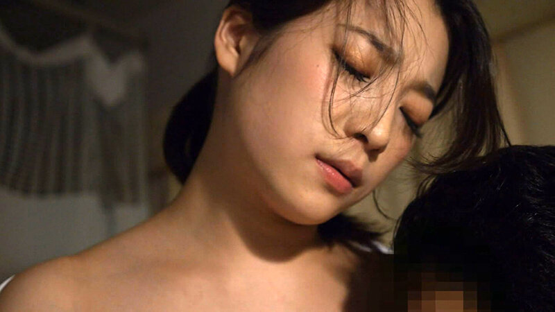 患者のセクハラで火がついたナースは患者のペニスから毒素を搾り取る！ サンプル 9