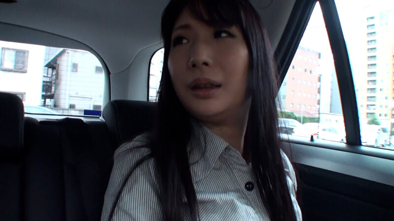 夫婦の夜の営みグッズのモニターを普通の奥さんにお願いしてみた！おもちゃの快感に溺れ他人棒の激ピスで中出し昇天！ サンプル 1