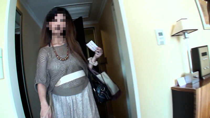 博多の素人熟女と後腐れない初撮りSEX！テレクラナンパでゲットした素人熟女と顔出しNGの中出しSEX！ サンプル 2