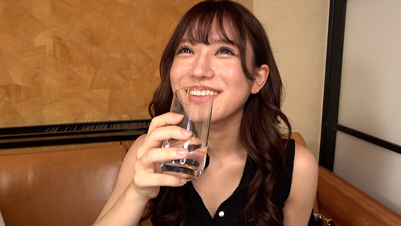 クラブ帰りの美女をナンパしてホテルで番組のゲームに参加をお願い！ノリが軽くてセフレ5人のむっつりヤリマン美女とノリパコ絶頂SEX！ サンプル 2
