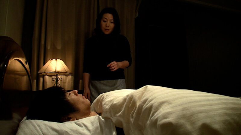 娘婿の肉棒が忘れられない！！深夜に全裸で肉棒を求める淫乱義母の背徳SEX！ サンプル 1