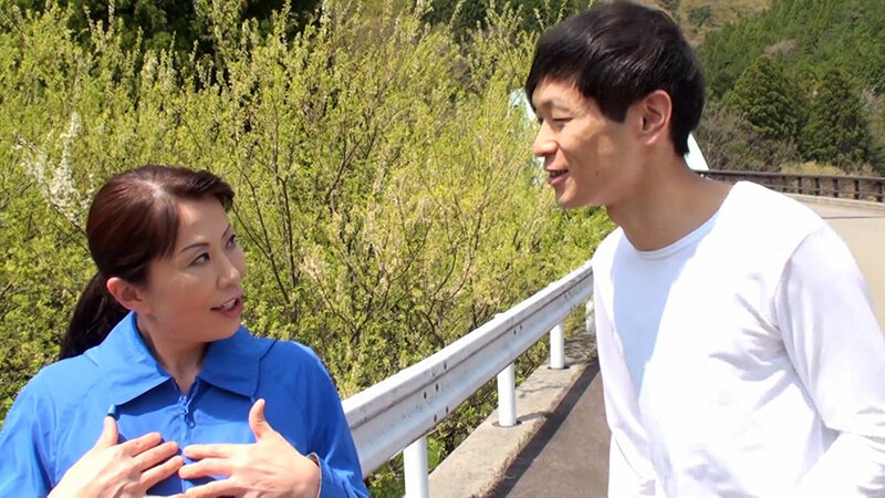 山間部に暮らす未亡人熟女をアンケートとナンパしてホテルに誘い…お触りインタビューでオマタを濡らし欲求不満解消の淫乱SEX！ サンプル 1