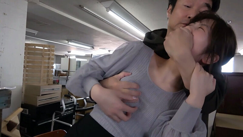 抵抗むなしく毒牙にかかる女性！「気持ち良かったな！」勝ち誇ったように囁く男の下品な笑み！ サンプル 1