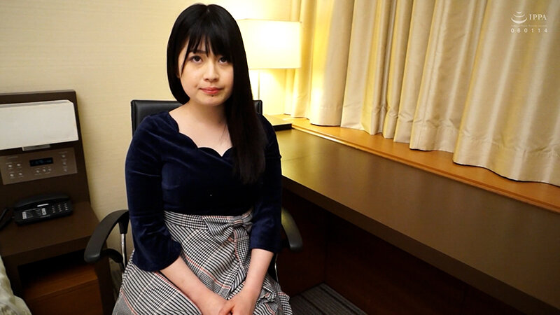 旦那の経験不足に愛想をつかし不貞に走る結婚2年目の若妻さん清楚な見た目と裏腹に変態ビッチな奥さまのエロギャップSEX！ サンプル 1