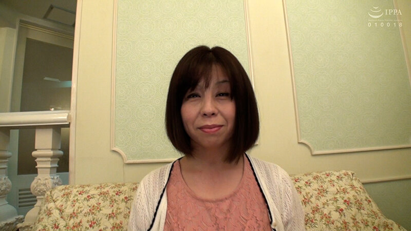 おとなしい雰囲気の熟女がソフトSMに興味を抱き欲望を満たす為にAV出演。新たな刺激に本能丸出しで乱れイキの淫乱性交！ サンプル 1