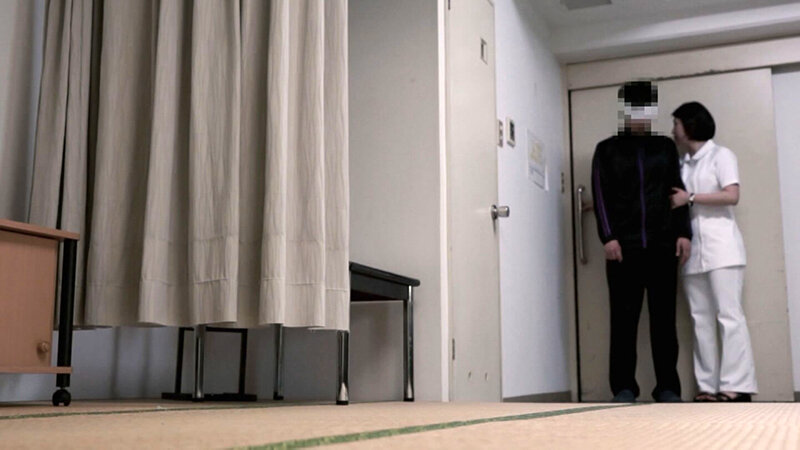 熟女看護師夜勤の秘め事。「今日もう一人の看護師休みなの…」 サンプル 6