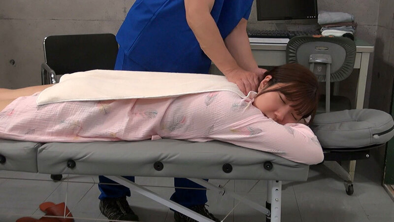 医療整体院の悪徳診療証拠撮り 清楚で芸能系の仕事をしているという奥様。悪徳診療で海老ゾリ絶頂と賢者オナニー サンプル 3