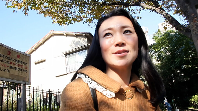 落ち着いた雰囲気の黒髪美熟女が性欲に溺れて乱れイキ！Eカップを揺らす淫乱SEX！ サンプル 1