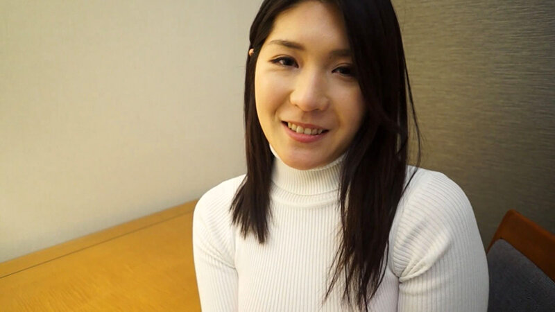 略奪婚した奥様だが、旦那の浮気が発覚して自暴自棄に、そんな心の隙間に入って…人生初のハメ撮りを慣行 サンプル 1