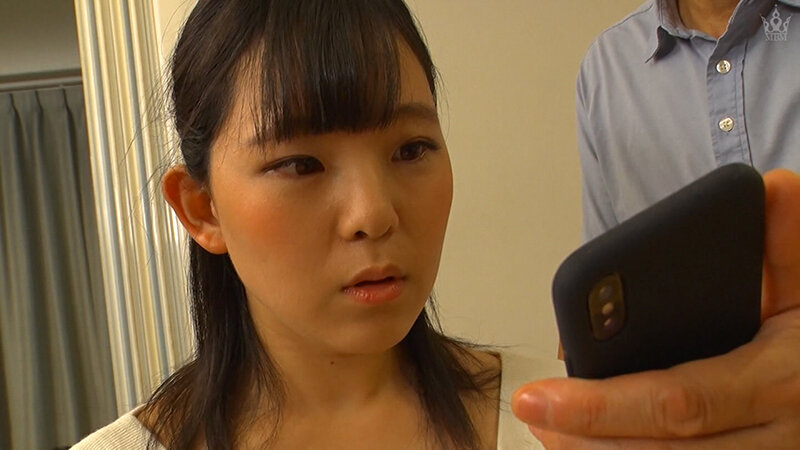 結婚3年でセックスレスとなり元彼との不倫を義父にバレて…義父の執拗なお仕置きに次第に感じ股間を濡らすドM若妻の背徳情事！ サンプル 1