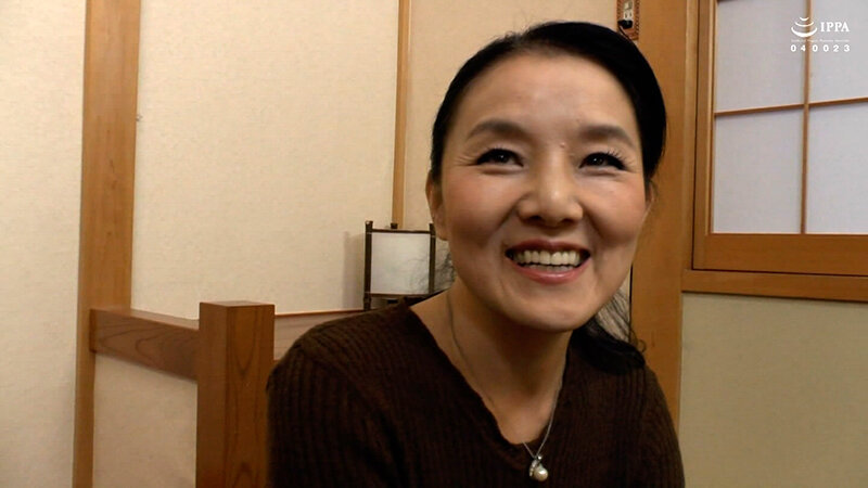 他人に見られたい願望の五十路夫婦がカメラの前で見せる濃厚変態SEX！見られる刺激が快感に変わり何度も絶頂を味わう愛し合う形！ サンプル 1