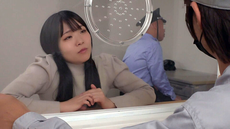 狭い密室！助けはこない！！万引き常習者に度を越えたエッチなお仕置き！ サンプル 1