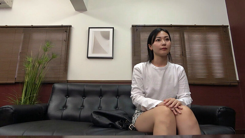 旦那のお金で悠々自適な生活を送ってきたセレブ妻が都落ち！旦那が稼げないなら自分が働くと高額バイト面接にきた奥様に世間の厳しさを教えるべく面接官が身体に叩き込み！旦那には言えない生ハメ中出しSEX！ サンプル 2