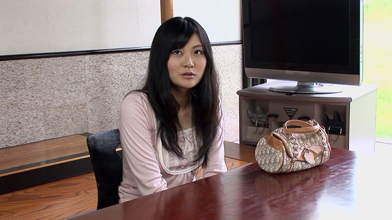 胸がデカくてウエストきゅっ！素朴な顔からは想像できない極上BODYのお姉さんとの生ハメSEXで勢い余って中出し～～ サンプル 2