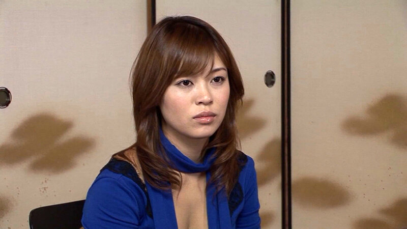 自称、映画監督という肩書きの外国人に連れられて行った場所はラブホテル？！茶髪の今風エロエロお姉さんと中出しSEX！ サンプル 1
