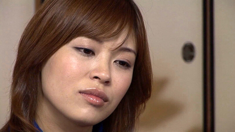 自称、映画監督という肩書きの外国人に連れられて行った場所はラブホテル？！茶髪の今風エロエロお姉さんと中出しSEX！ サンプル 2