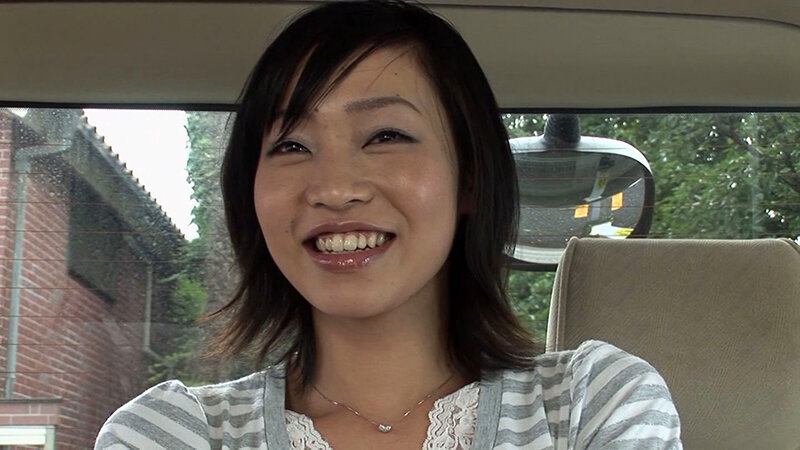 街中でGETした屈託のない笑顔が眩しいほんわか美女！ちっぱいかと思いきやEカップの巨乳ちゃんと一期一会の中出しSEX！ サンプル 2